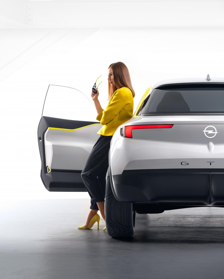  Opel GT X Experimental 2018 года  (фото 14 из 46)
